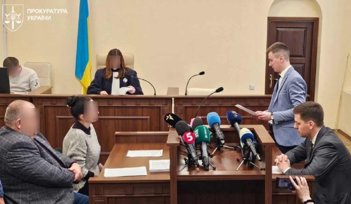 Не патрульна, а медикиня Майдану: Дудіна заперечує провину у справі про теракт, суд взяв її під варту