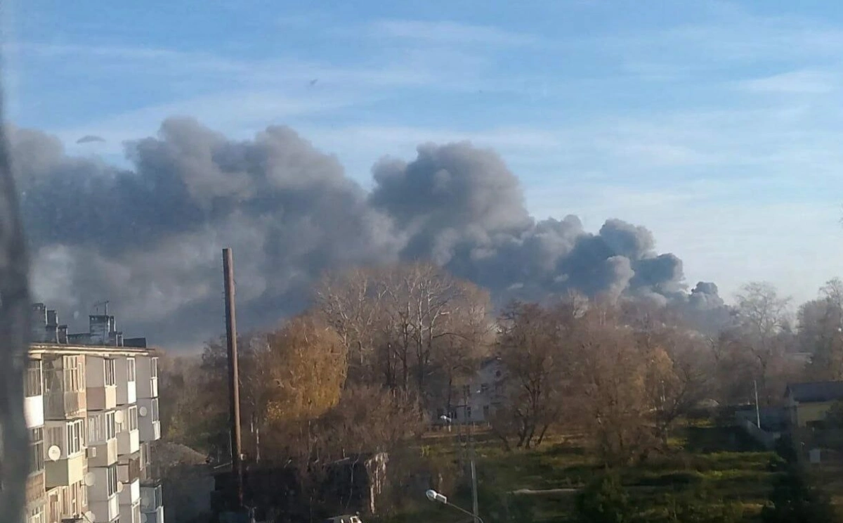 У РФ атакували завод «Азот», що постачає сировину для вибухівки: спалахнула пожежа