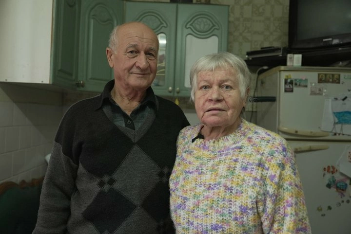 «Міна біля міни»: як 72-річне подружжя пішки вибиралося з Олешок