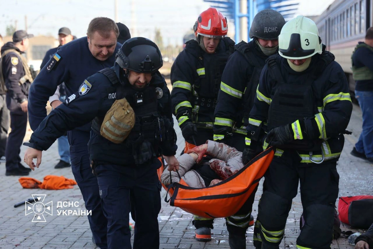 Удар по вокзалу в Дніпрі: Зеленський закликав США та Європу посилити тиск на РФ