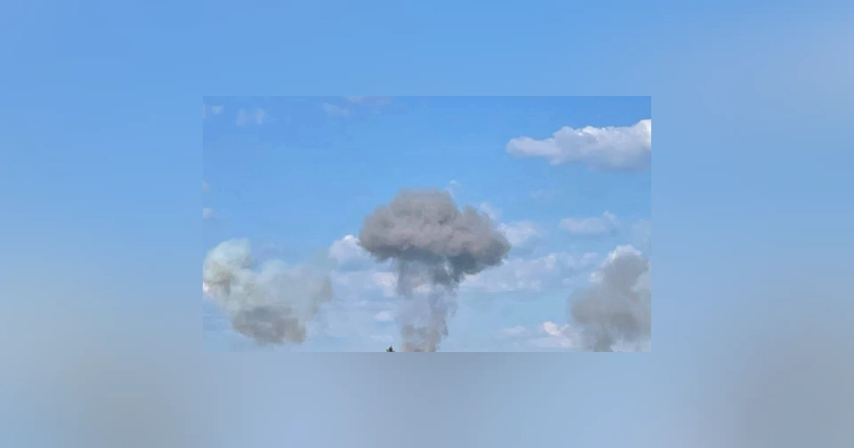 Росія вдарила реактивним дроном по торговельному центру в Харкові: спалахнула пожежа