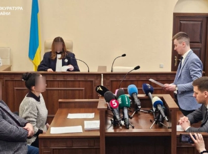 Не патрульна, а медикиня Майдану: Дудіна заперечує провину у справі про теракт, суд взяв її під варту