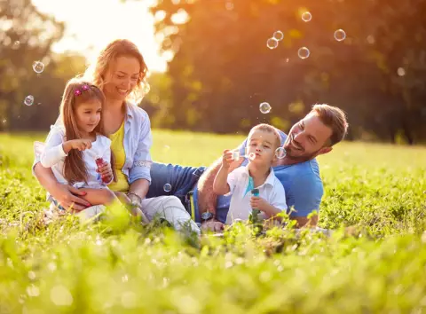 Вечір, який ви не забудете: найкращі ідеї на День сім’ї